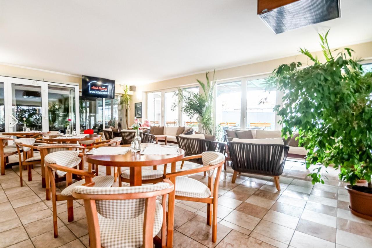 Hotel Squash Centrum Prievidza Extérieur photo