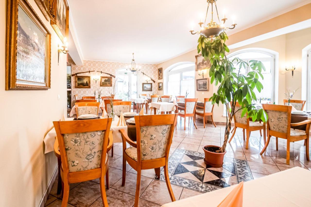 Hotel Squash Centrum Prievidza Extérieur photo