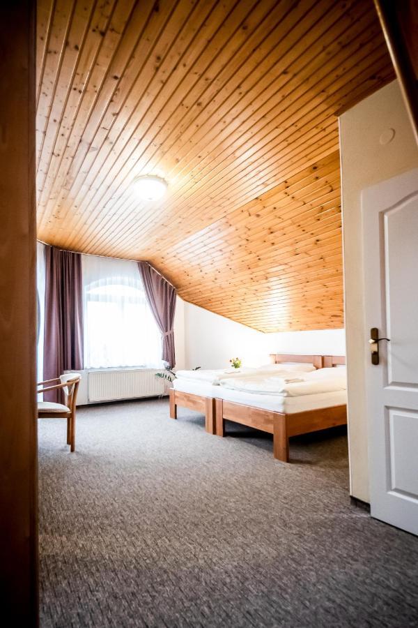 Hotel Squash Centrum Prievidza Extérieur photo