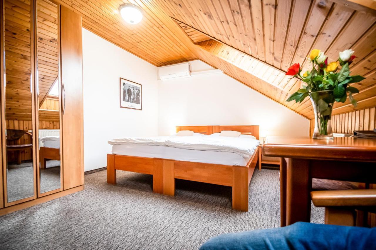 Hotel Squash Centrum Prievidza Extérieur photo