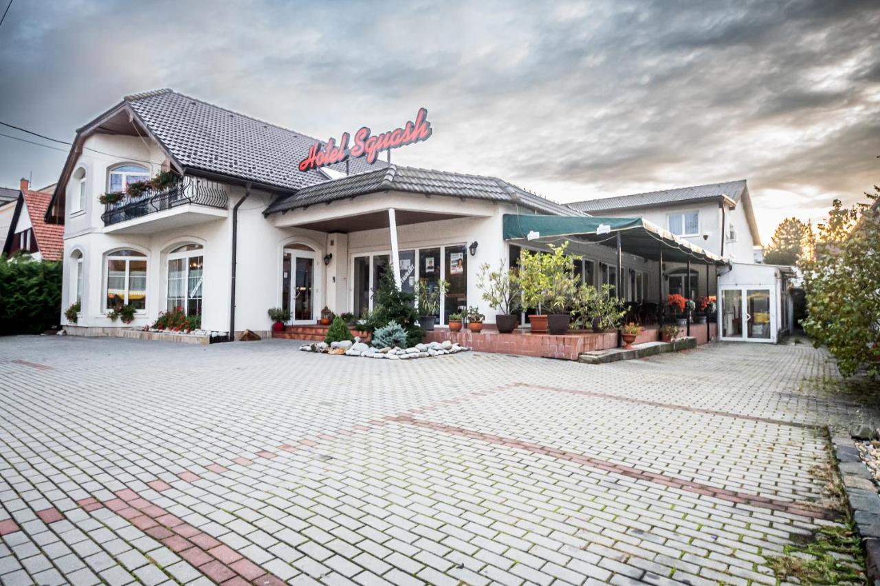 Hotel Squash Centrum Prievidza Extérieur photo