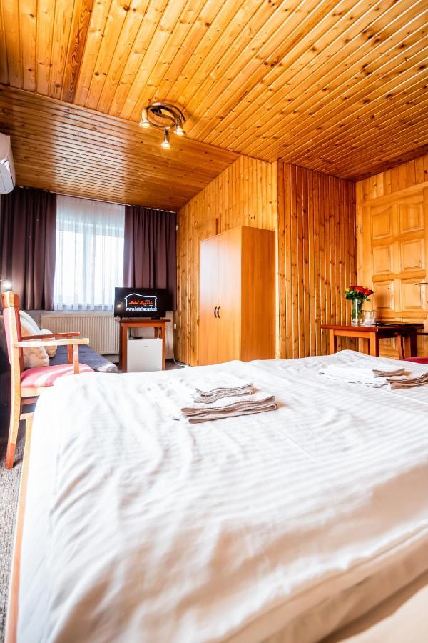 Hotel Squash Centrum Prievidza Extérieur photo