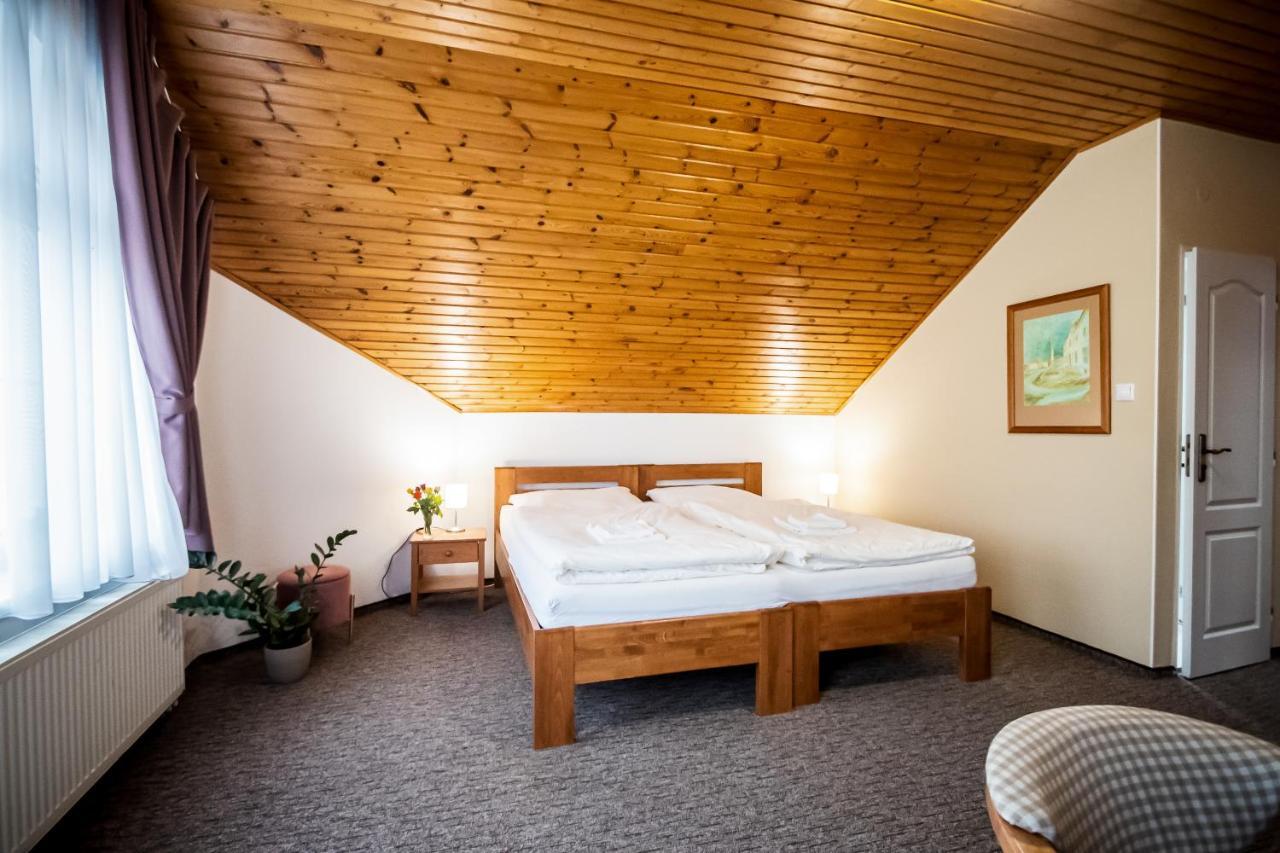 Hotel Squash Centrum Prievidza Extérieur photo
