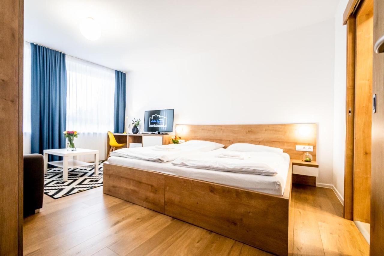 Hotel Squash Centrum Prievidza Extérieur photo