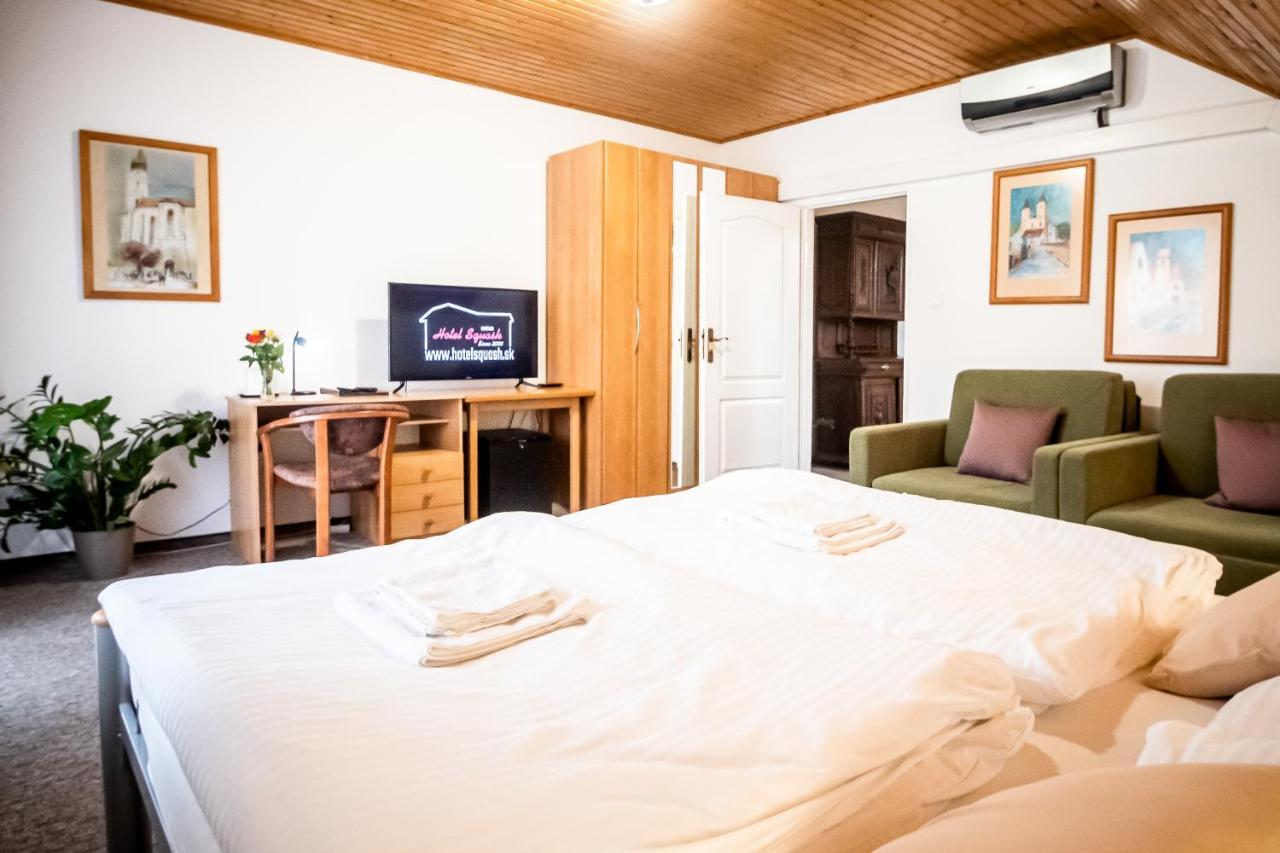 Hotel Squash Centrum Prievidza Extérieur photo