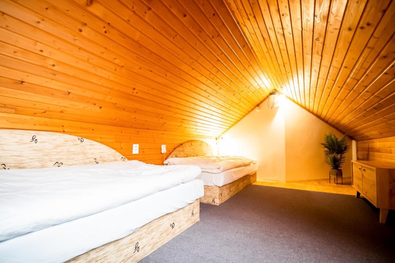 Hotel Squash Centrum Prievidza Extérieur photo