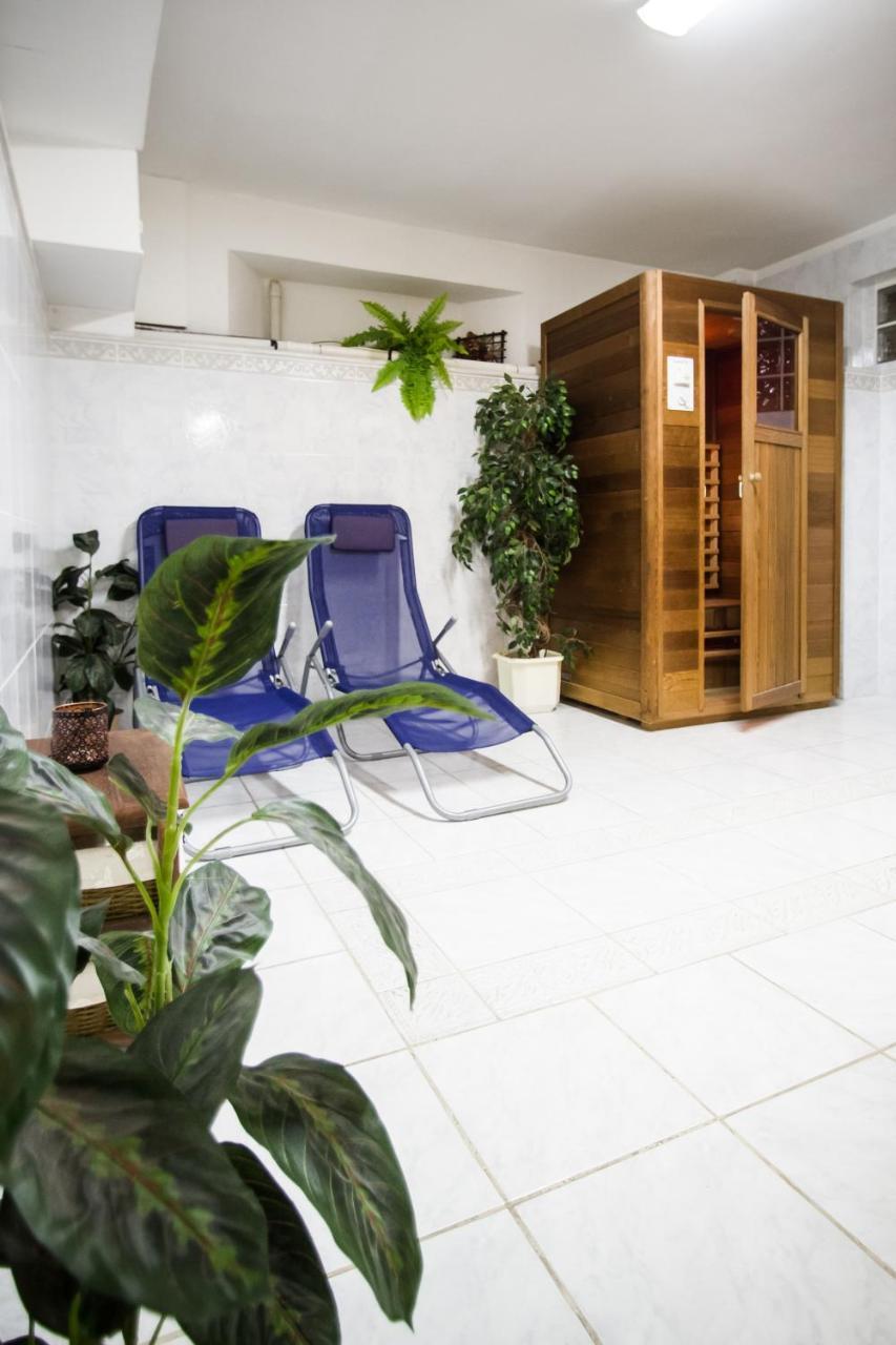 Hotel Squash Centrum Prievidza Extérieur photo